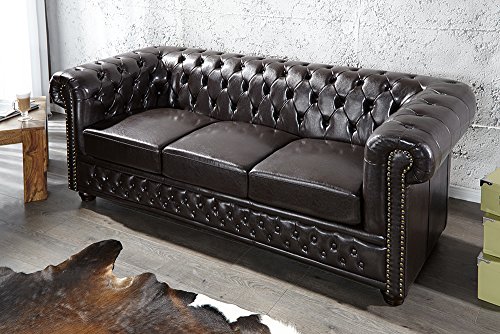 Edles Chesterfield Sofa Nietenbesatz
